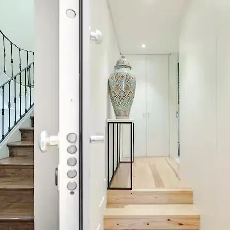 Apartment Chiado Luxury Camoes *