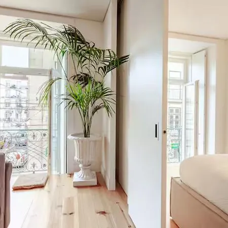 Апартаменты Chiado Luxury Camoes *